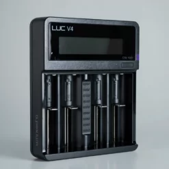 Apexium LUC V4 4-kanavainen LCD-laturi 0.5-2A USB